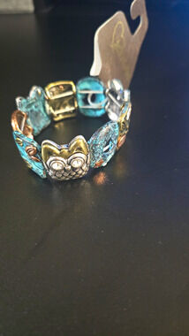 Believe In... by L.A.B. Inspirational Adjustable Owl Charm Bracelet Blue